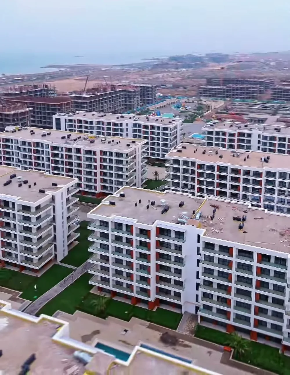 Park Residences 2 сверху, море за корпусами, январь 2025