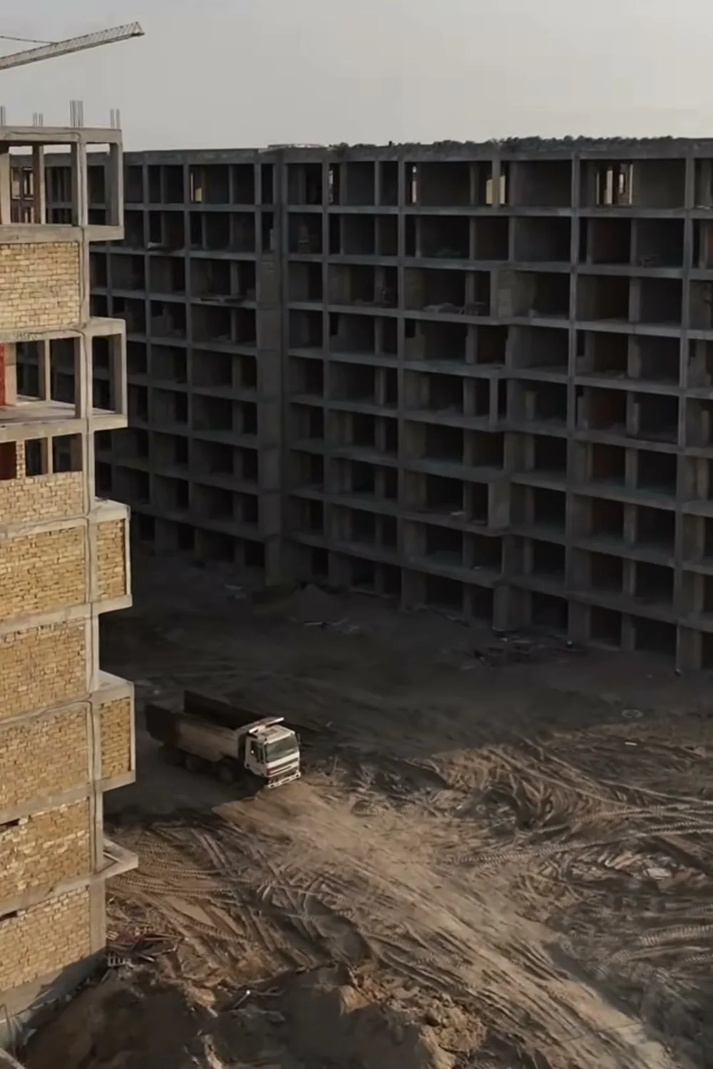 Park Residences 3 в мае 2026: девятиэтажные каркасы
